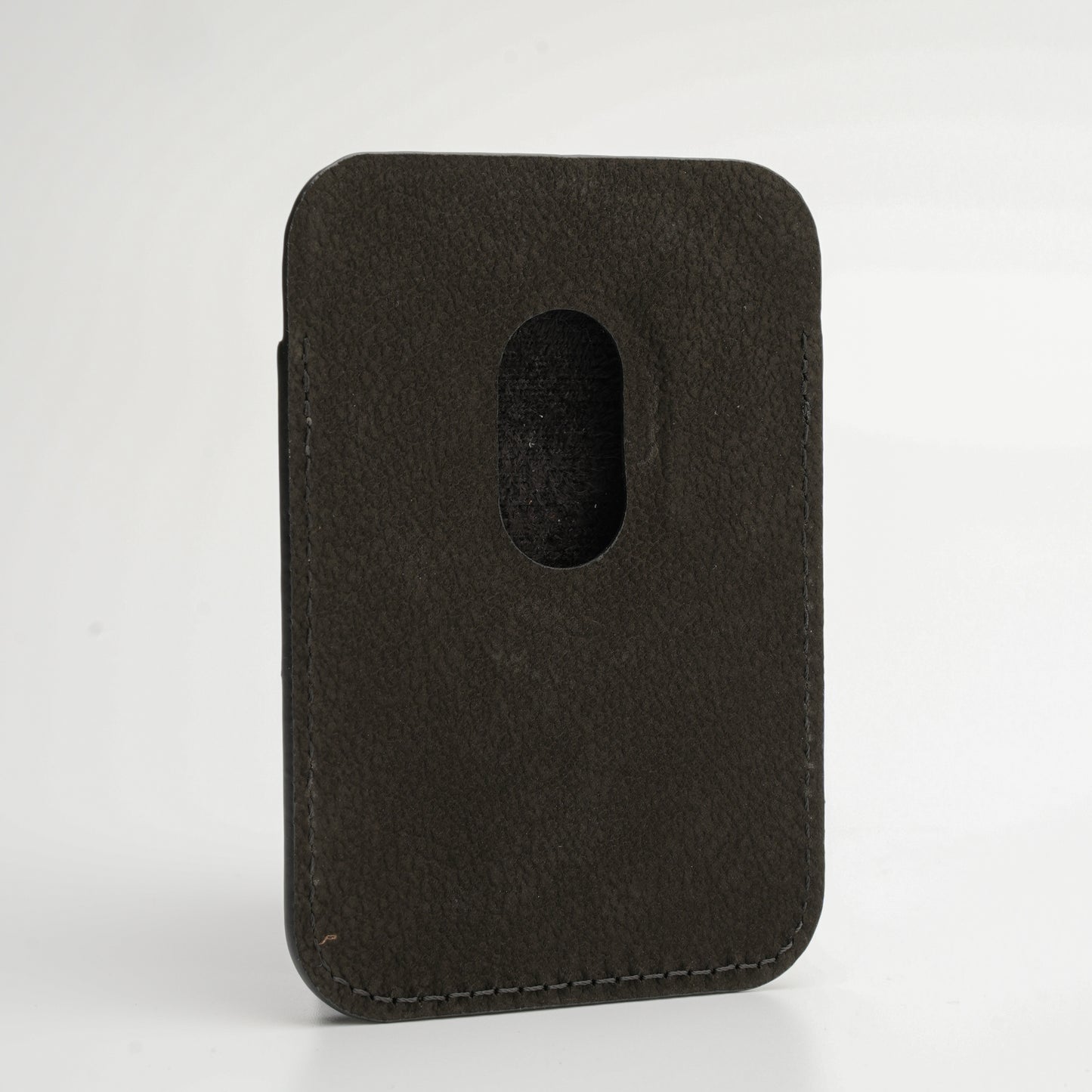 magsafe compatible leather phone case for everyday use / magsafe uyumlu günlük kullanım için deri telefon kılıfı