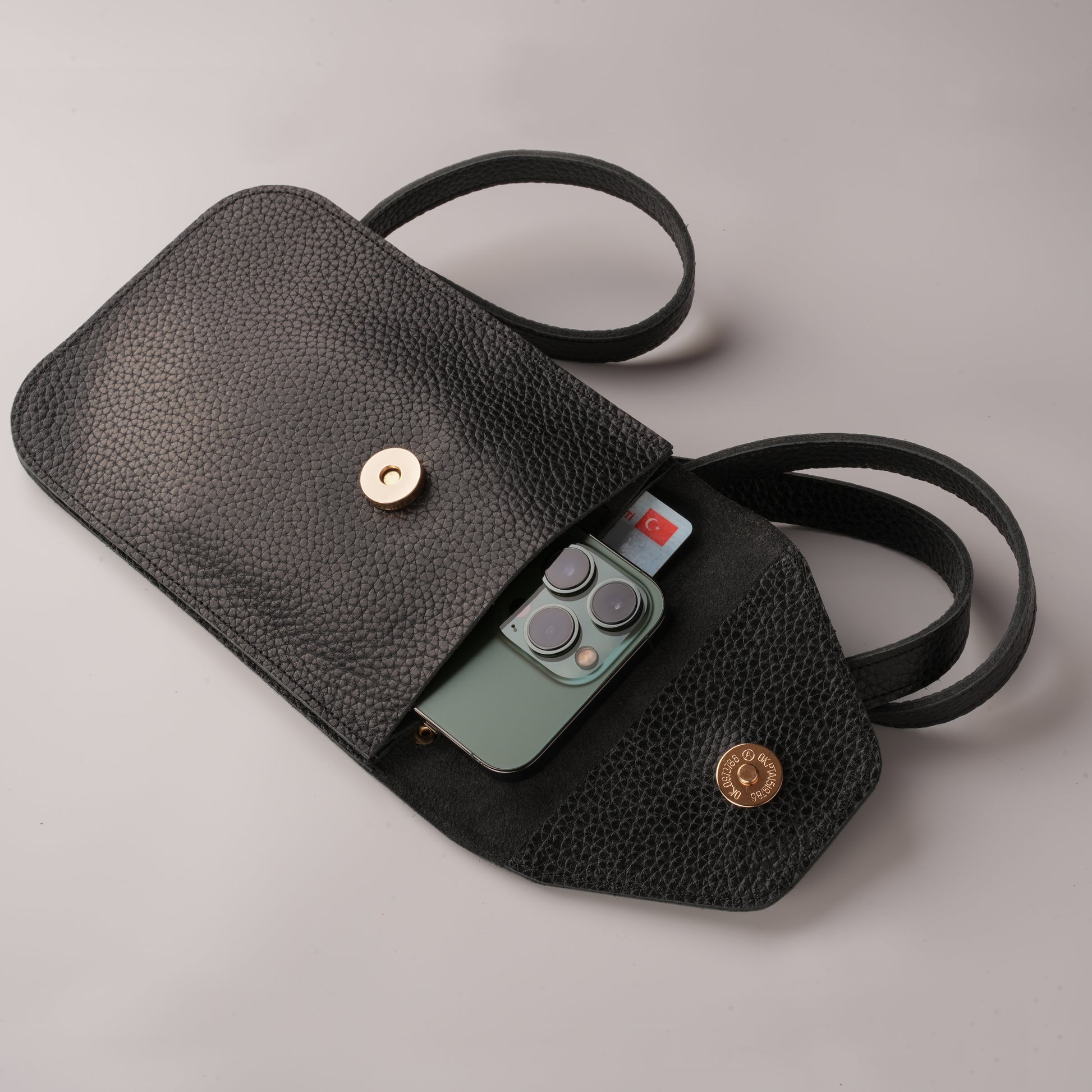 compact leather phone bag for daily use / günlük kullanım için kompakt deri telefon çantası