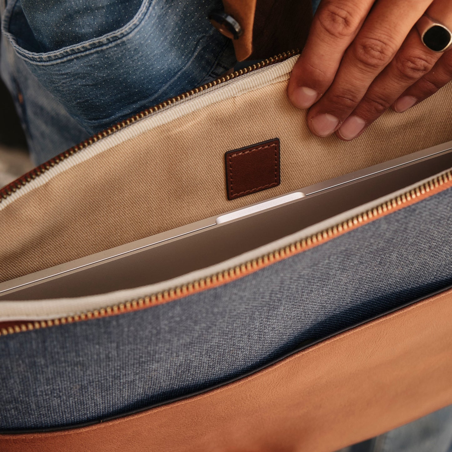 Leather & Canvas MacBook Sleeve 16'' - Tan / Denim Blue