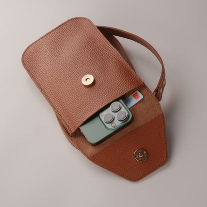compact leather phone bag for daily use / günlük kullanım için kompakt deri telefon çantası