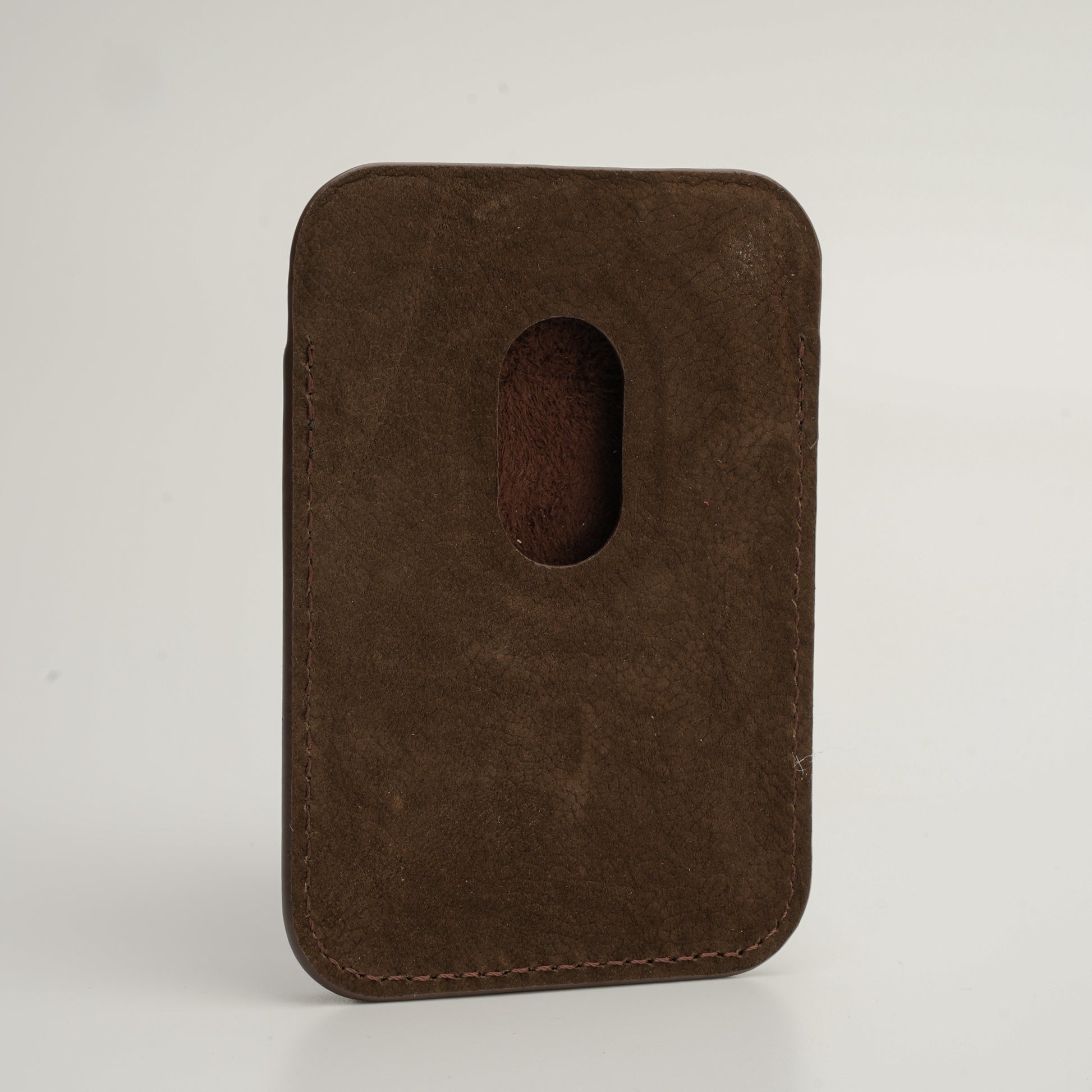magsafe compatible leather phone case for everyday use / magsafe uyumlu günlük kullanım için deri telefon kılıfı