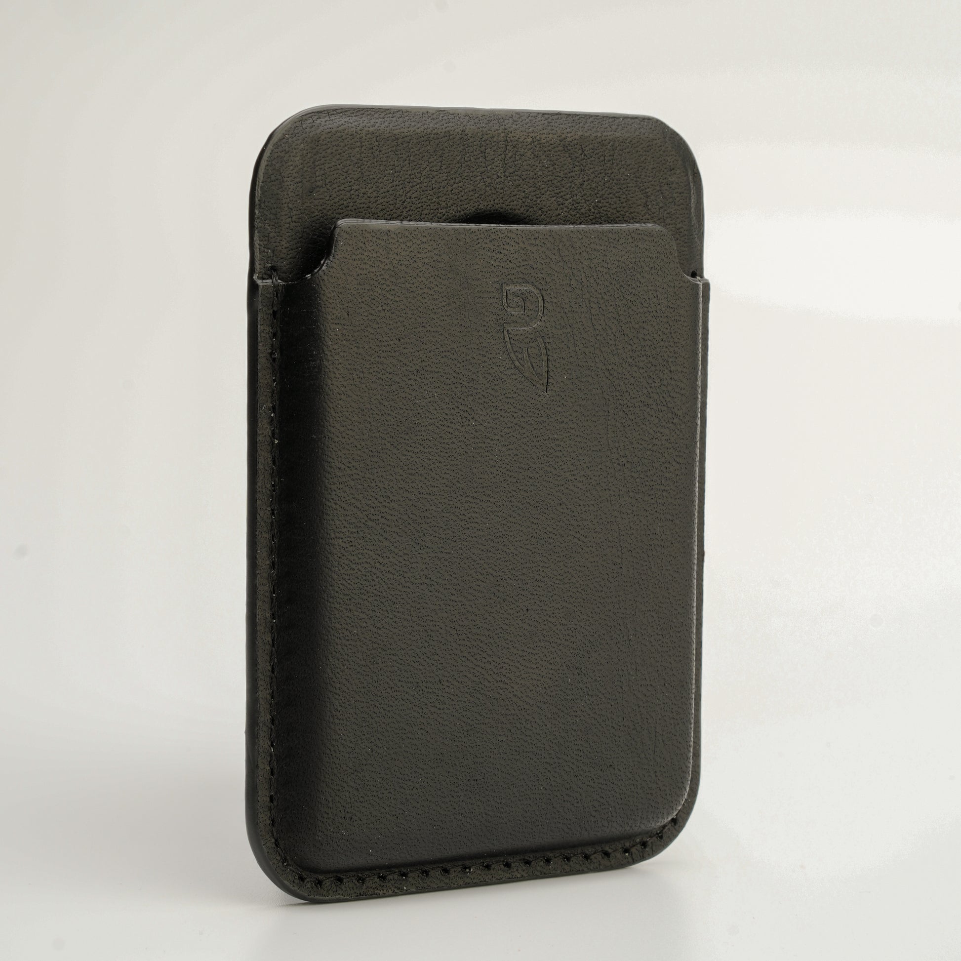 magsafe compatible leather phone case for everyday use / magsafe uyumlu günlük kullanım için deri telefon kılıfı